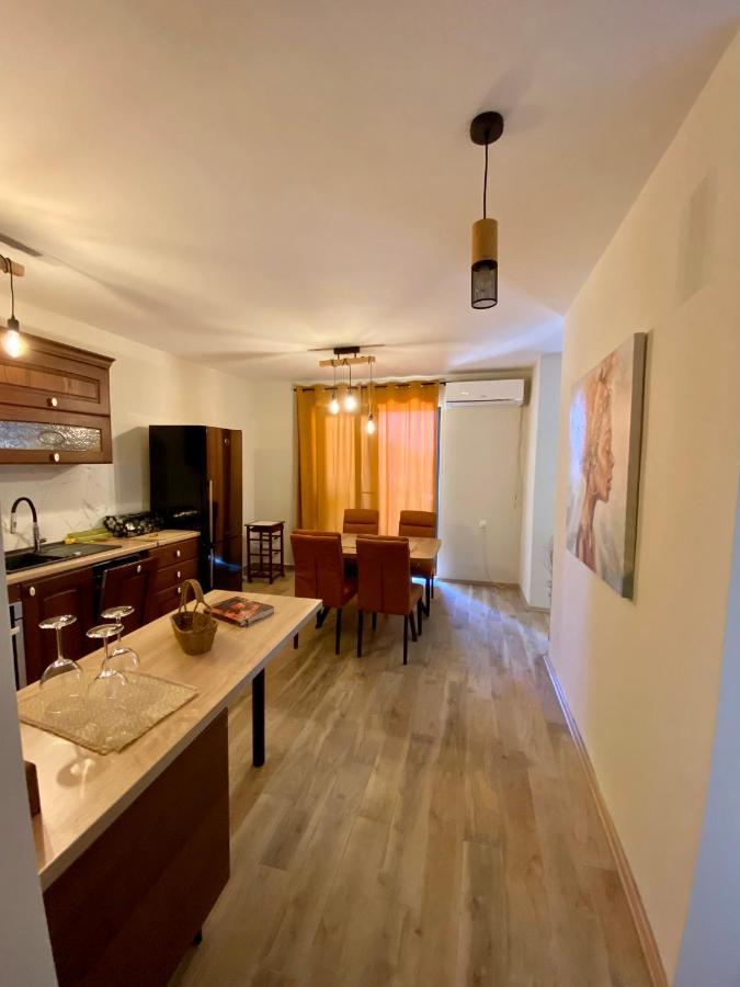 Apartment With Balcony And Free Parking 자다르 외부 사진