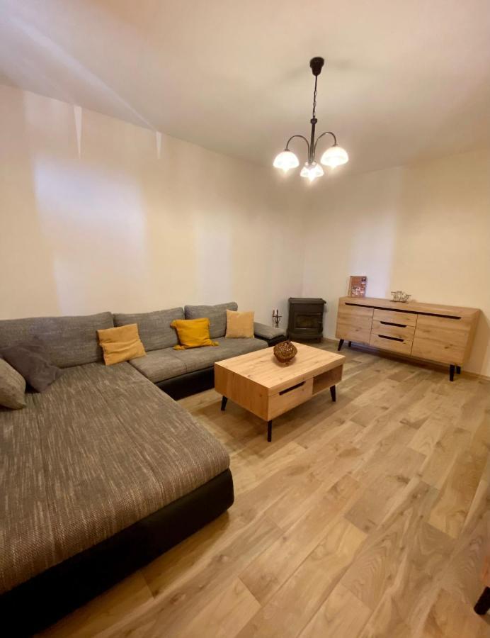 Apartment With Balcony And Free Parking 자다르 외부 사진