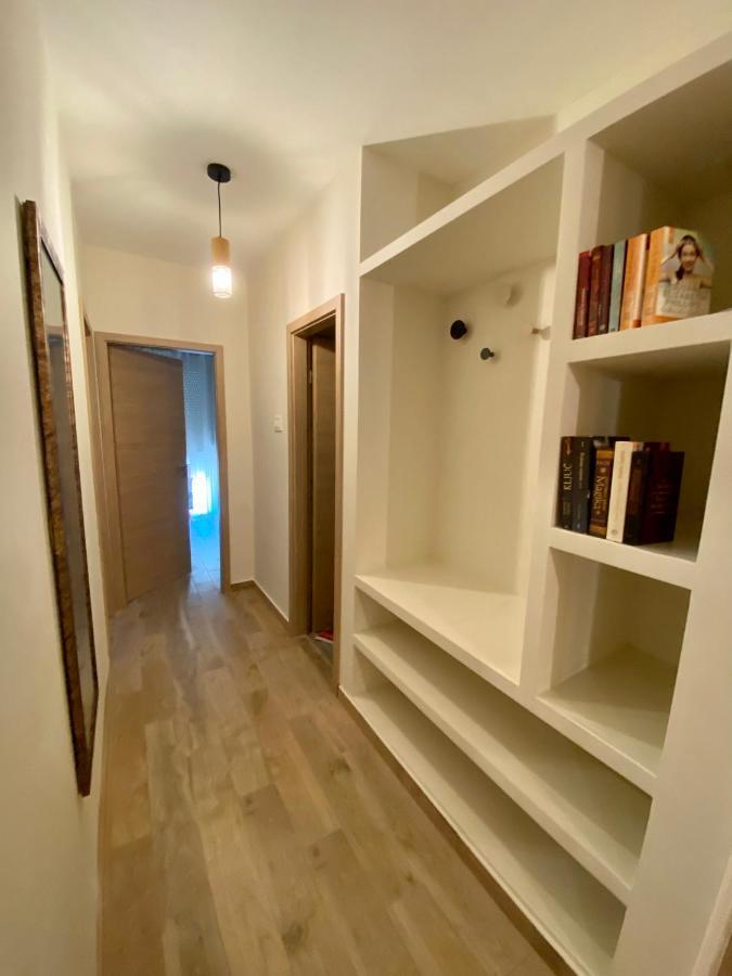 Apartment With Balcony And Free Parking 자다르 외부 사진