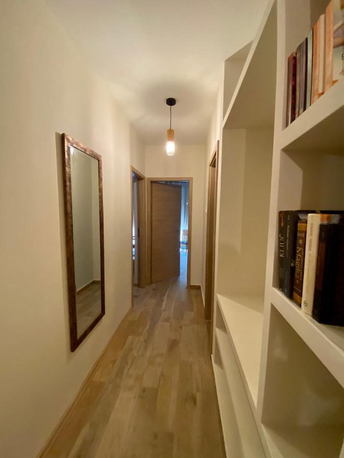 Apartment With Balcony And Free Parking 자다르 외부 사진