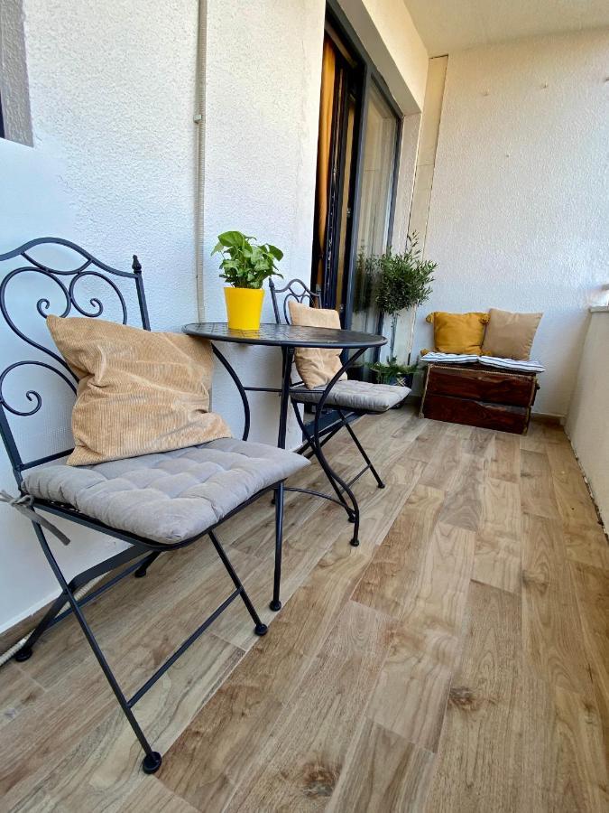 Apartment With Balcony And Free Parking 자다르 외부 사진